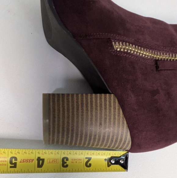 Apt. 9 Women's burgundy Gold Zipper suede ankle booties Size 10 High Heel EUC - Picture 6 of 8
